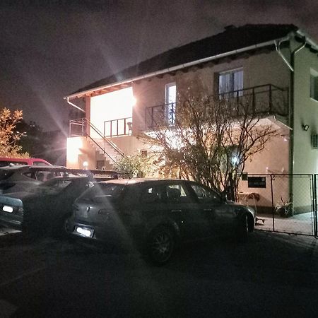 Rm Castell Apartments Novi Sad Luaran gambar